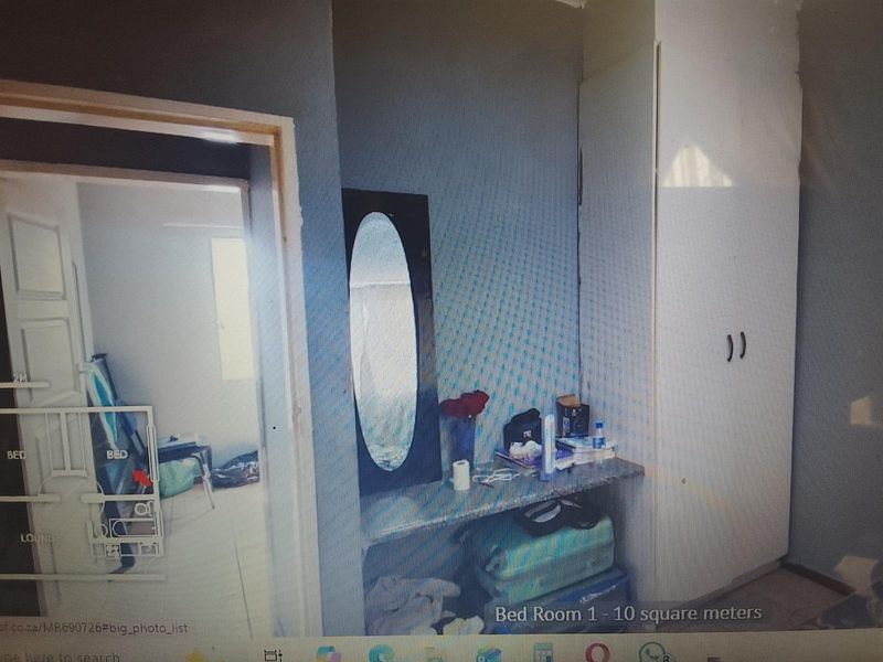 2 Bedroom Flat For Sale - Photo 7