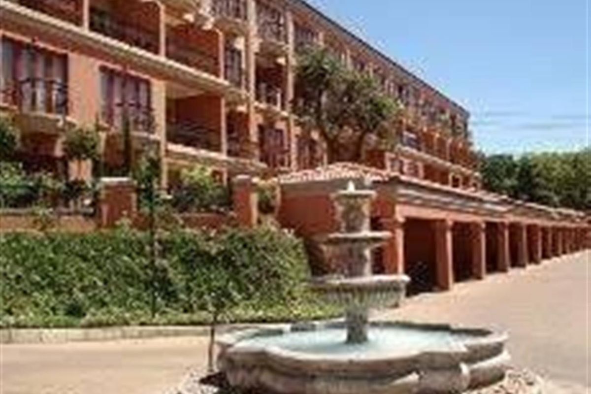 2Bed Duplex Apartment To Rent in Morningside, Sandton - Photo 3