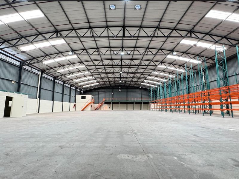 3,100m2 Warehouse To Let in Montague Gardens | Prime Industrial Facility , Cape Town - Photo 2