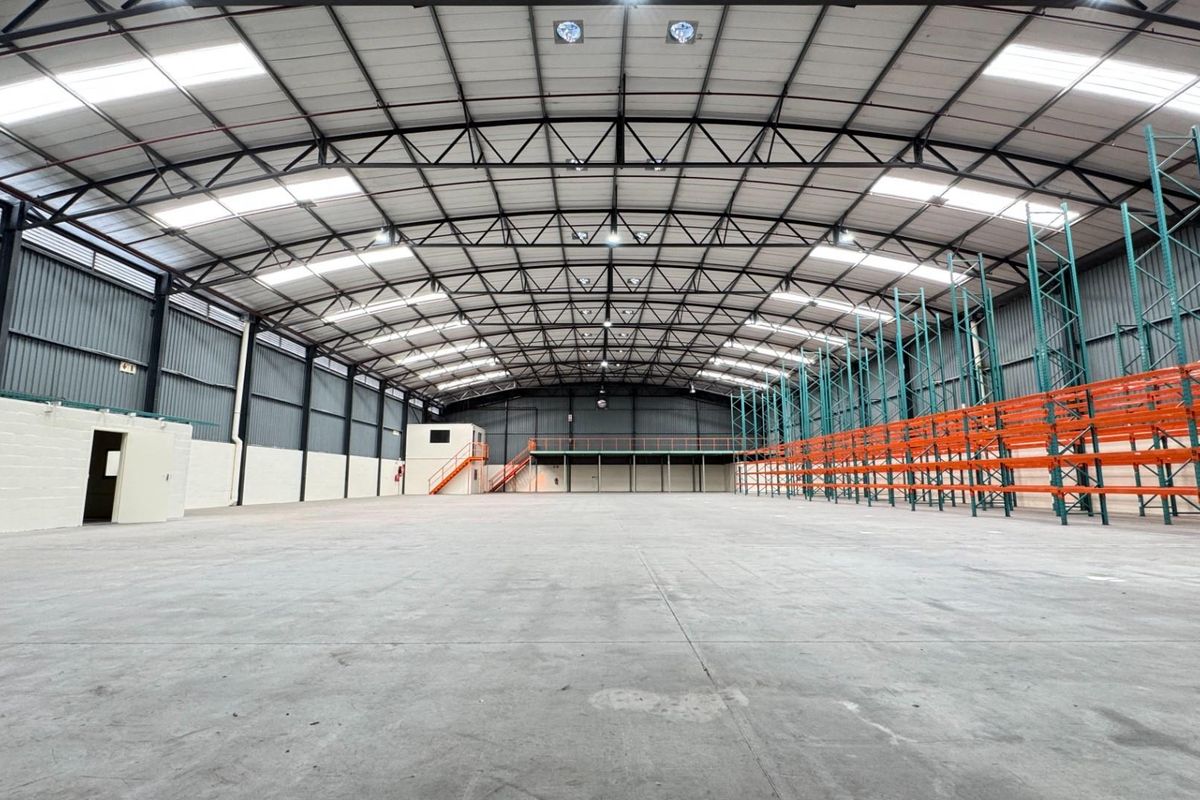 3,100m2 Warehouse To Let in Montague Gardens | Prime Industrial Facility , Cape Town - Photo 2