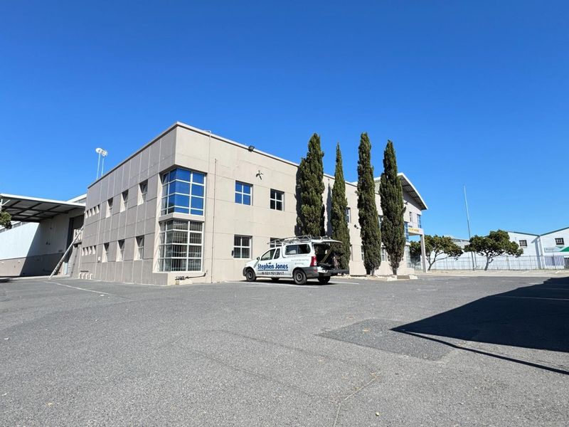 3,100m2 Warehouse To Let in Montague Gardens | Prime Industrial Facility , Cape Town - Photo 4
