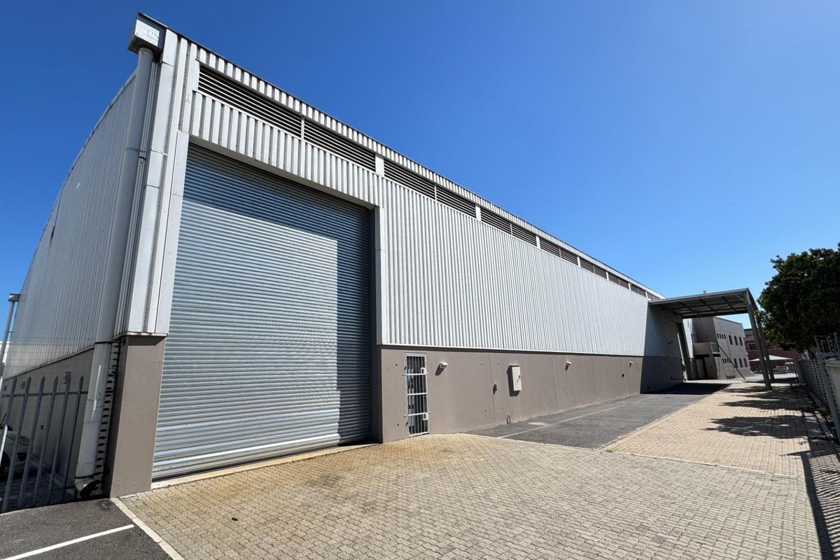 3,100m2 Warehouse To Let in Montague Gardens | Prime Industrial Facility , Cape Town - Photo 3