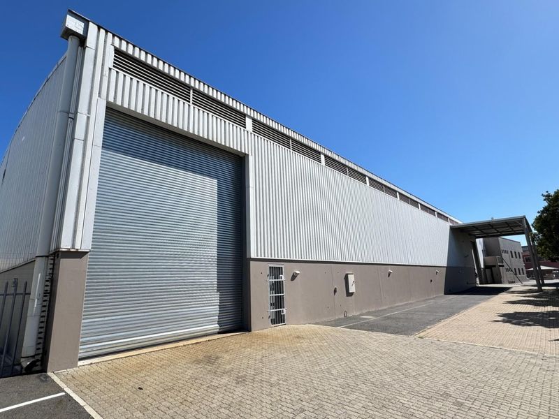 3,100m2 Warehouse To Let in Montague Gardens | Prime Industrial Facility , Cape Town - Photo 3
