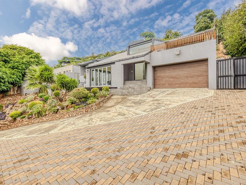 Modern Hillside Luxury with Panoramic Views - Photo 4