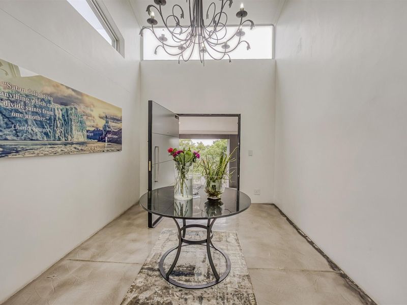 Modern Hillside Luxury with Panoramic Views - Photo 7