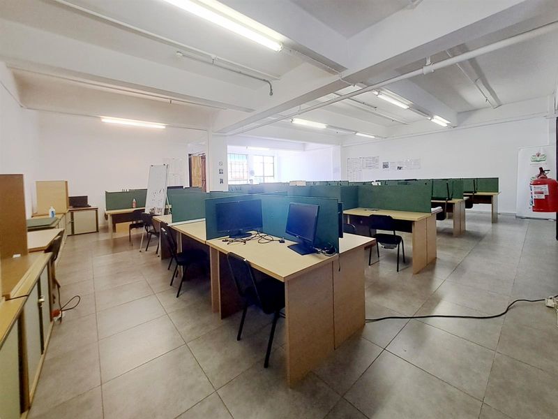 140m2 Second-Floor Office Space at Woodstock Exchange - Photo 9