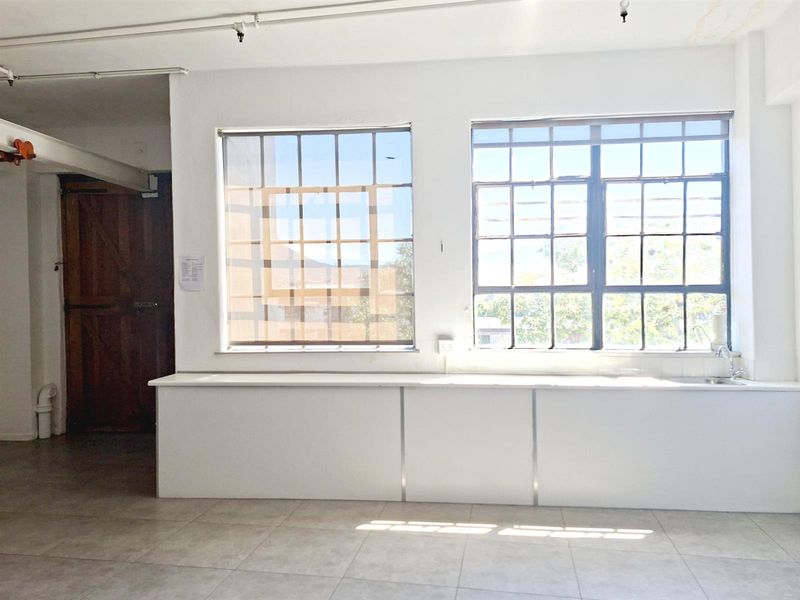 140m2 Second-Floor Office Space at Woodstock Exchange - Photo 4