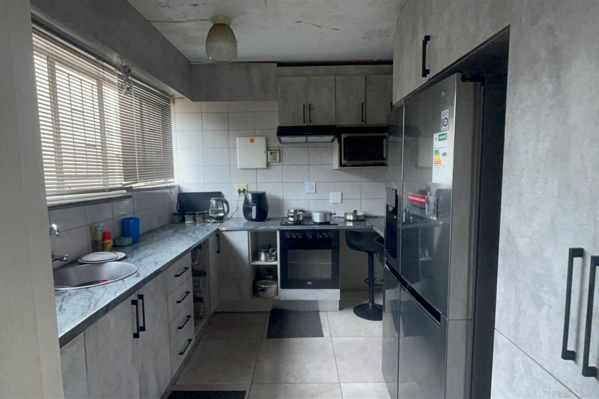 2-Bedroom Townhouse For Sale in Sasolburg Central, Sasolburg - Photo 2