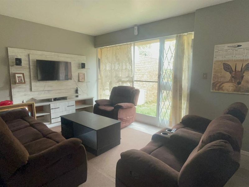 2-Bedroom Townhouse For Sale in Sasolburg Central, Sasolburg - Photo 9