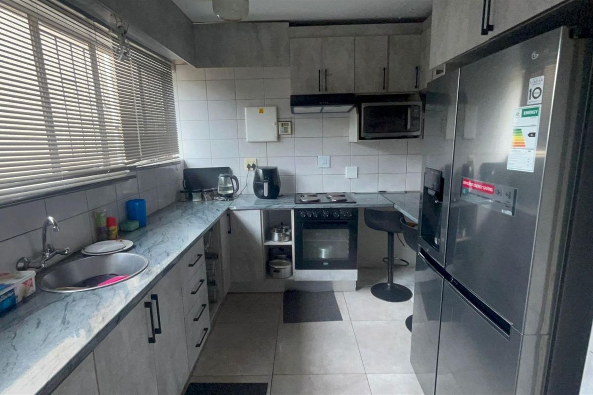 2-Bedroom Townhouse For Sale in Sasolburg Central, Sasolburg - Photo 4