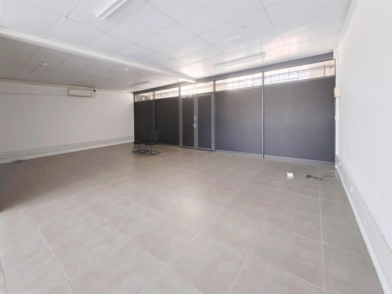 124m2 Second-Floor Office Space at Woodstock Exchange - Photo 9