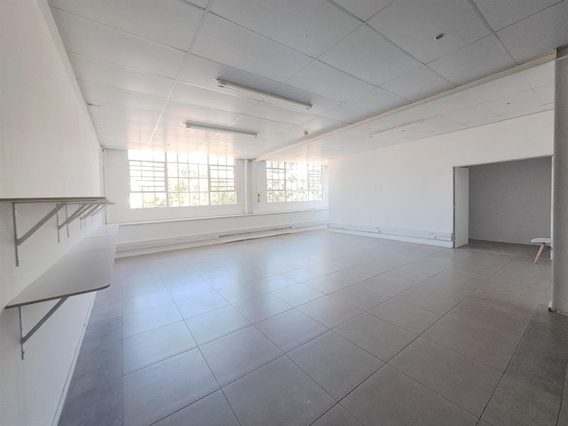 124m2 Second-Floor Office Space at Woodstock Exchange - Photo 8