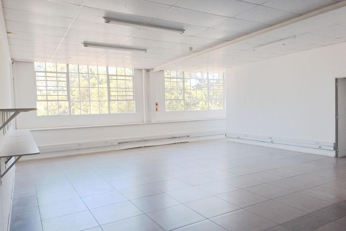 124m2 Second-Floor Office Space at Woodstock Exchange - Photo 2