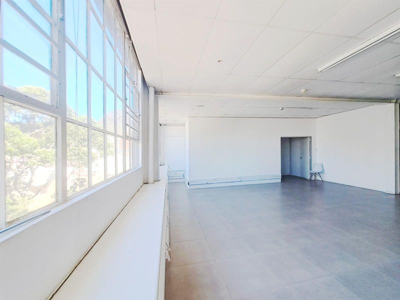 124m2 Second-Floor Office Space at Woodstock Exchange - Photo 4