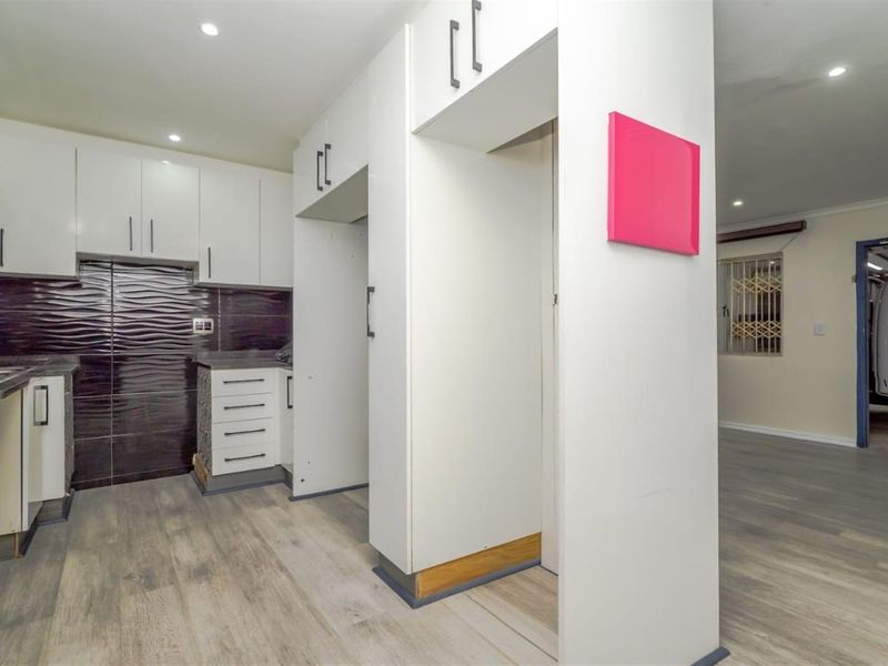 4 Bedroom Freestanding House for Sale in Rainham, Phoenix, KwaZulu Natal - Photo 8