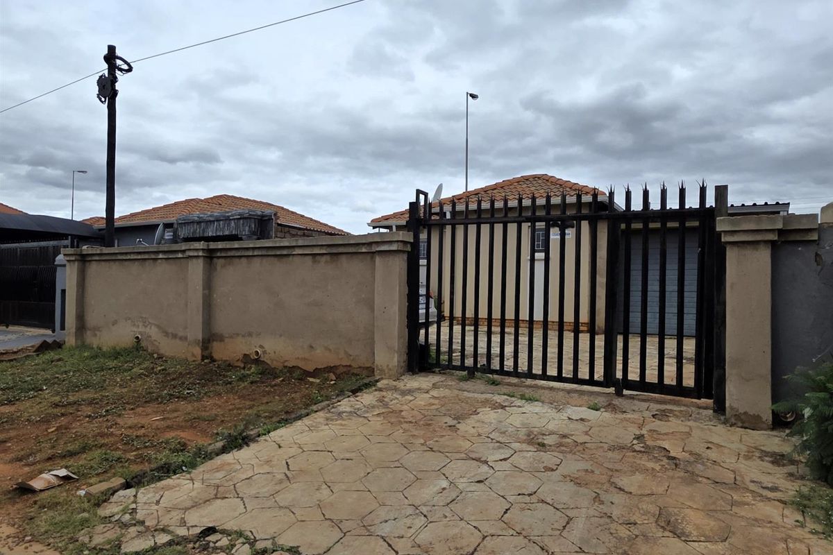 Affordable Family Home in Gem Valley, Mamelodi East - Move-In Ready - Photo 2