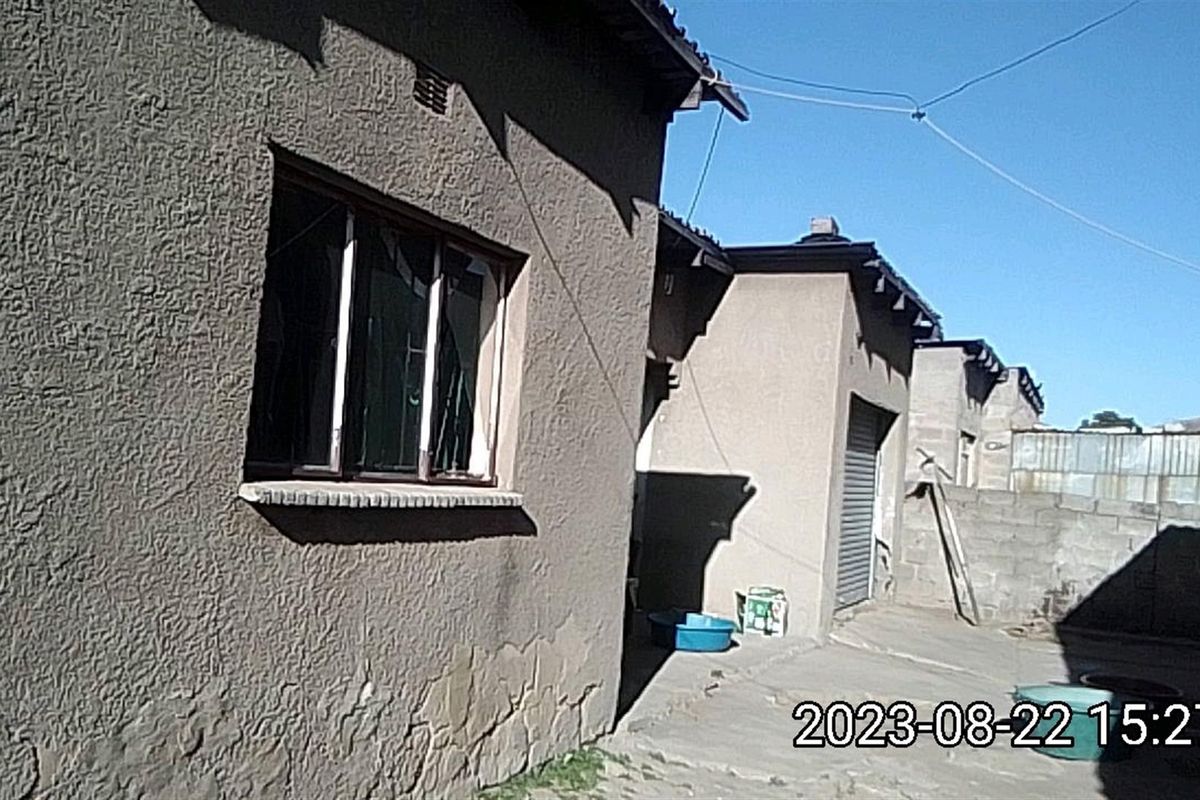 Madadeni E, Newcastle, KwaZulu Natal - Photo 4