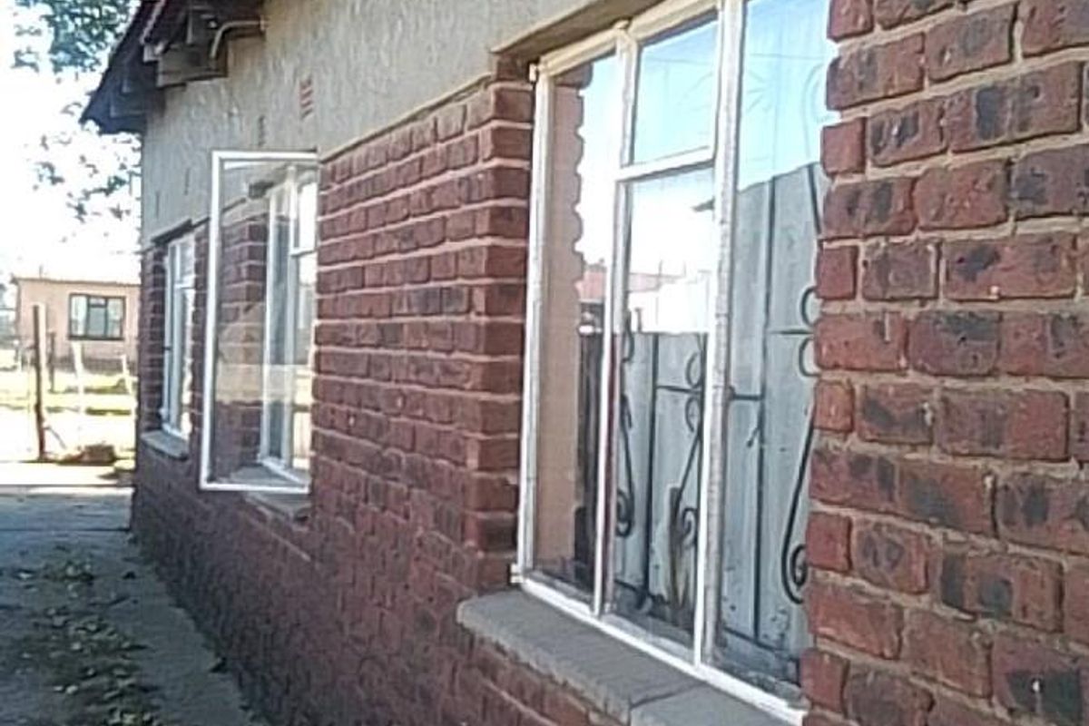 Madadeni E, Newcastle, KwaZulu Natal - Photo 3