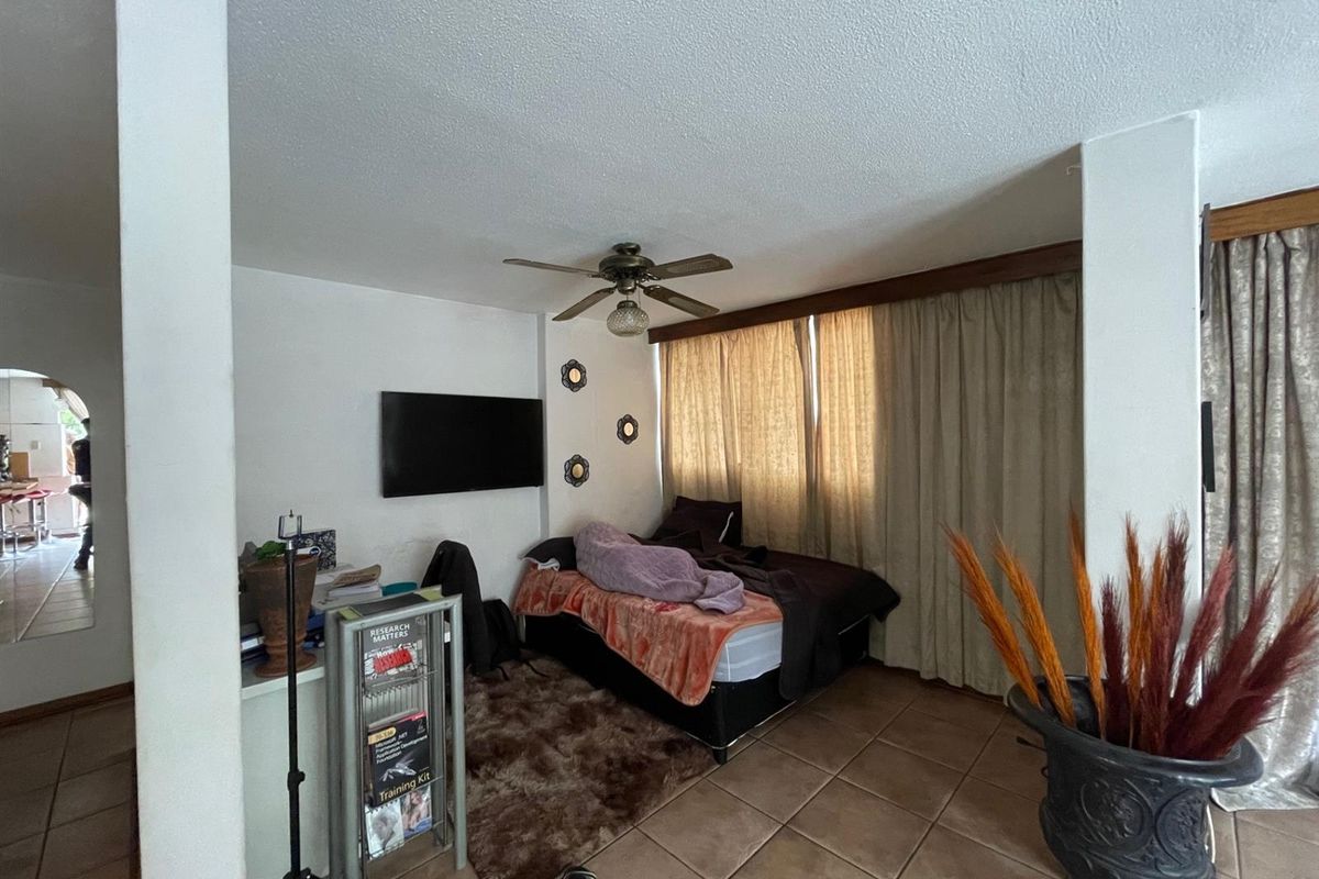 Investment Property For Sale in Arcadia, Pretoria - Photo 4