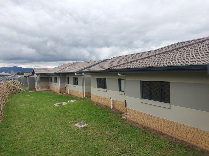 4 bed 3 bath House To Rent in Hayfields on Golf estate! - Photo 9