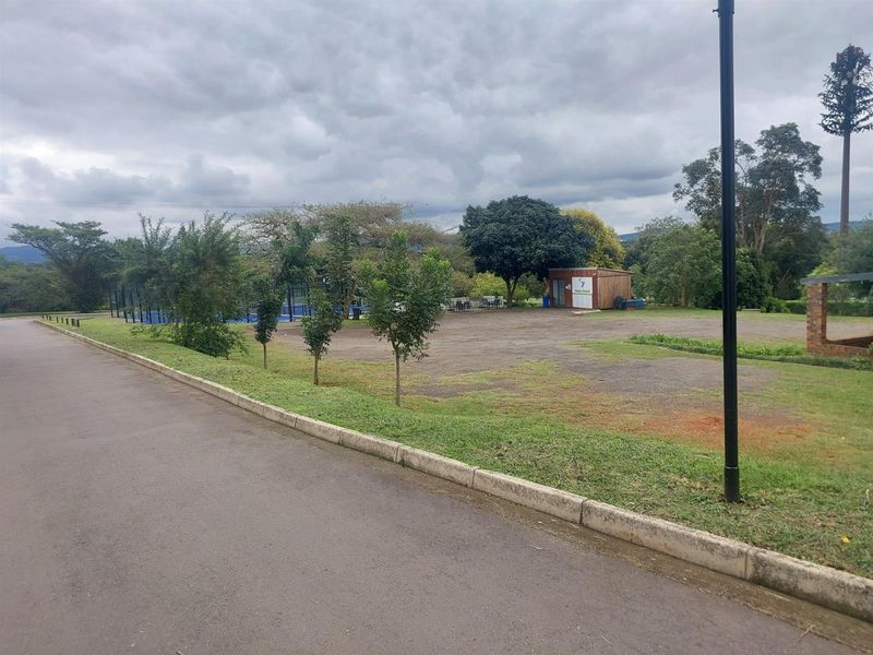 4 bed 3 bath House To Rent in Hayfields on Golf estate! - Photo 2