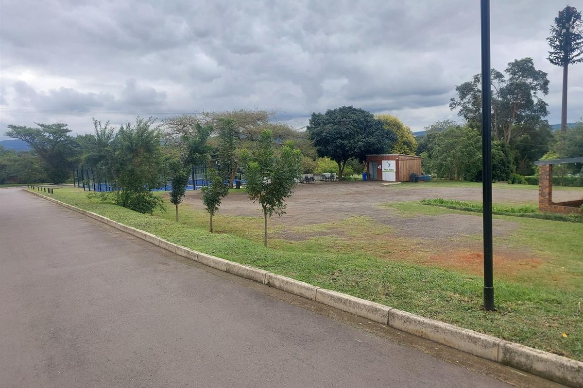 4 bed 3 bath House To Rent in Hayfields on Golf estate! - Photo 2