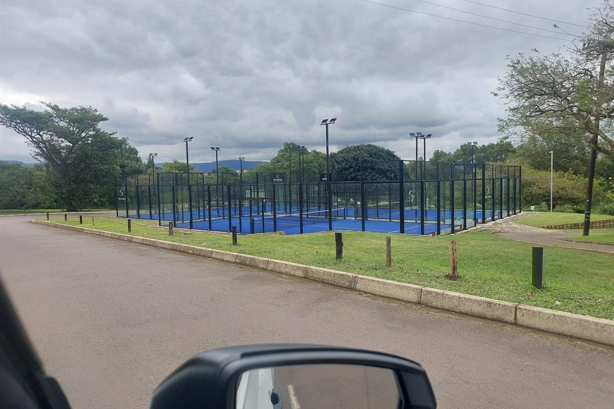 4 bed 3 bath House To Rent in Hayfields on Golf estate! - Photo 4