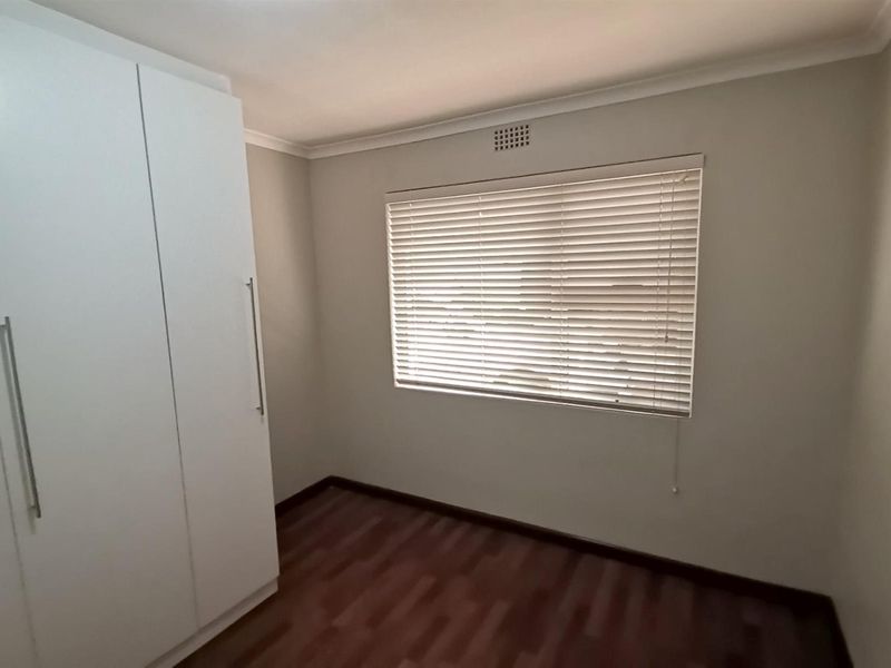 Spacious 2-Bedroom Separate Entrance - Primrose Park - Available 1 May - Photo 4