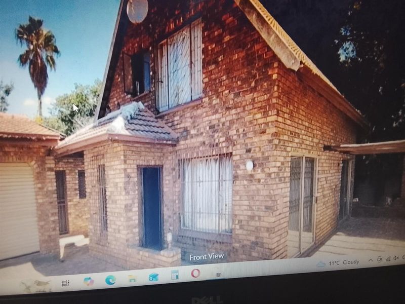 House For Sale in Birch Acres, Kempton Park - Photo 3