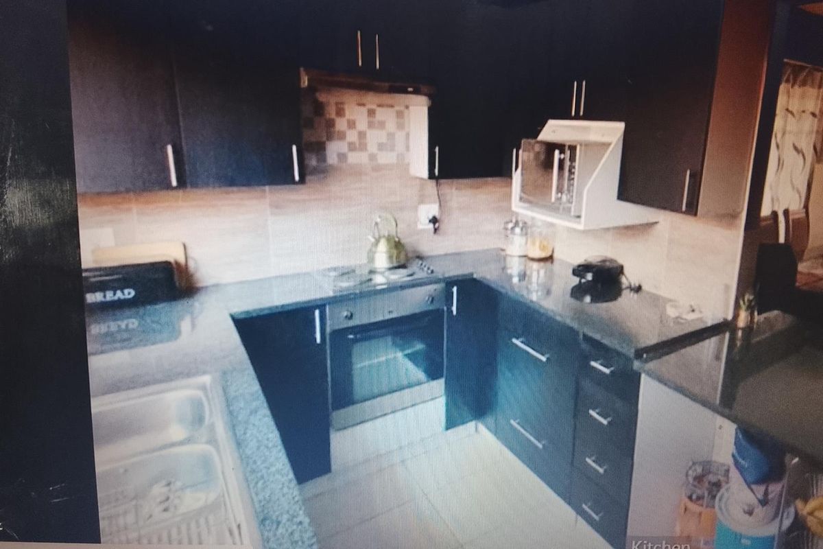 House For Sale in Birch Acres, Kempton Park - Photo 2