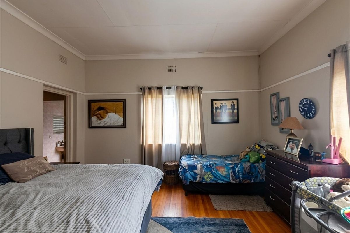 Spacious Family Home with Granny Flat - Photo 4