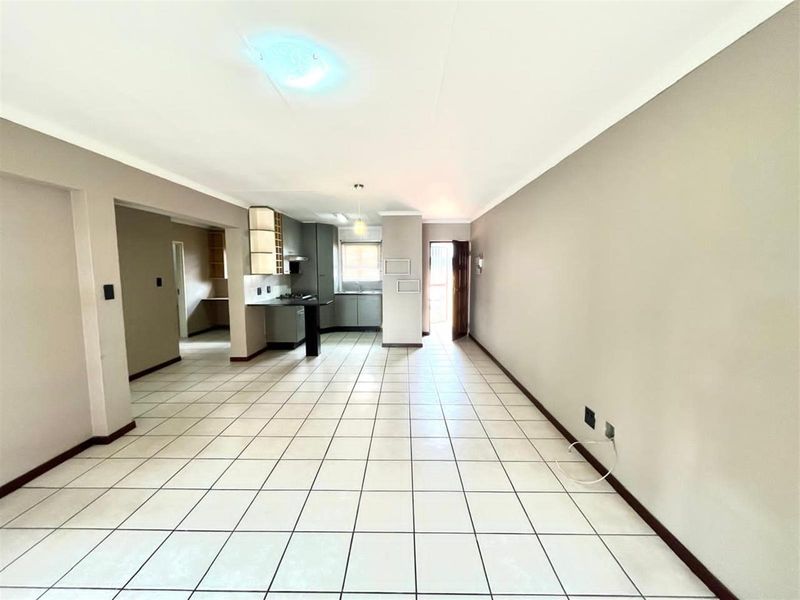 Neat 2-Bedroom Apartment To Rent in Bedfordview - Photo 4