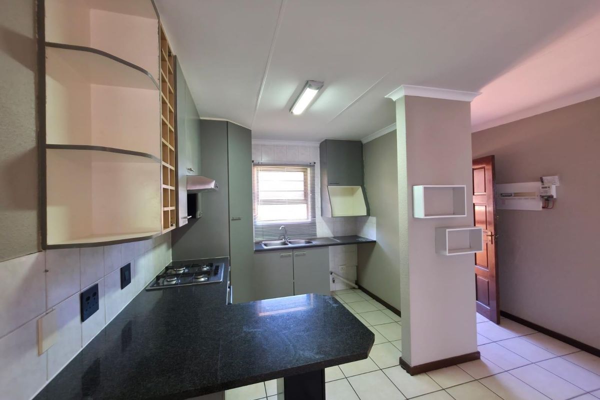 Neat 2-Bedroom Apartment To Rent in Bedfordview - Photo 3