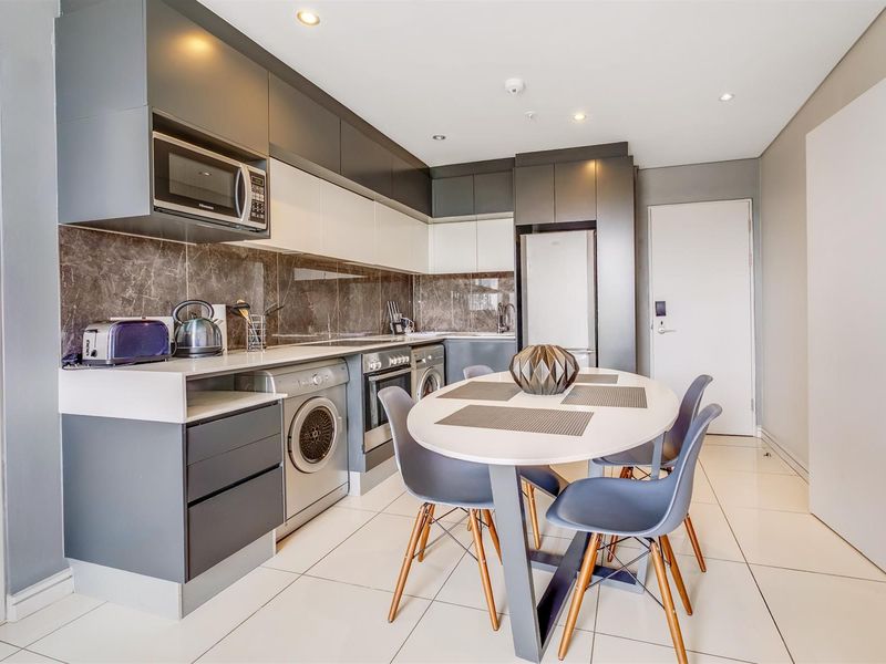 Stunning Apartment For Sale in Sandown, Sandton - Photo 5