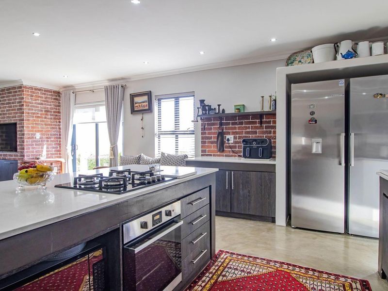 LANGEBAAN BEAUTY - EXPANSIVE COASTAL LIVING JUST MOMENTS FROM CALYPSO BEACH! - Photo 4