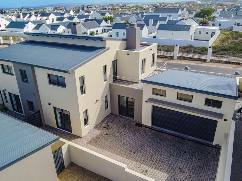 LANGEBAAN BEAUTY - EXPANSIVE COASTAL LIVING JUST MOMENTS FROM CALYPSO BEACH! - Photo 2