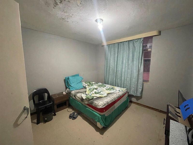 Bargain Priced Apartment For Sale in Sunnyside, Pretoria - Photo 10