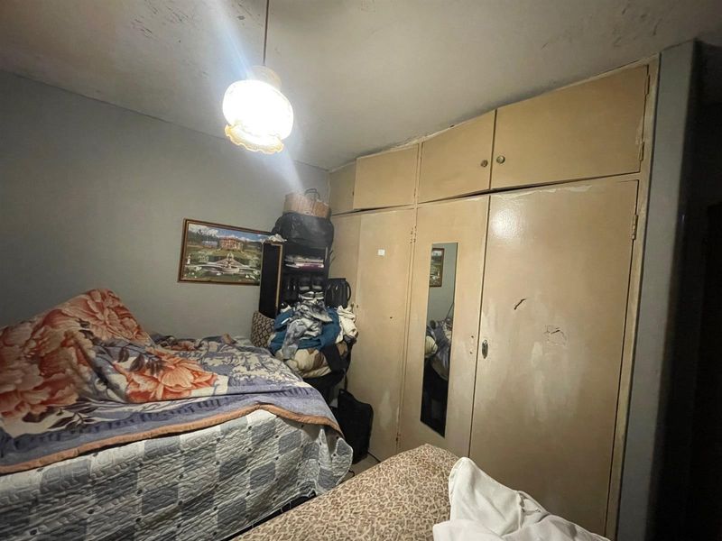 Bargain Priced Apartment For Sale in Sunnyside, Pretoria - Photo 9