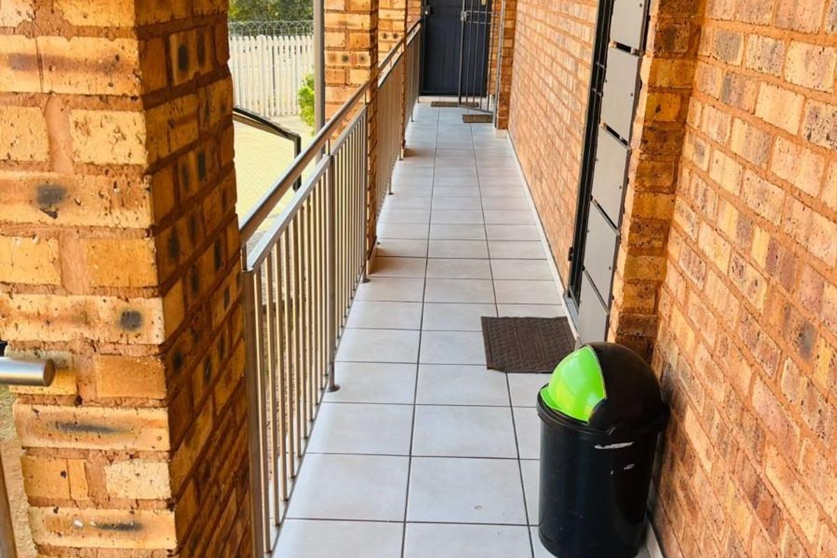 2 Bedroom house For Sale in Mahube Manor, Pretoria - Photo 2
