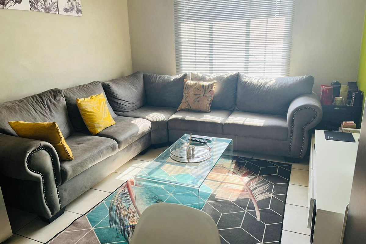 2 Bedroom house For Sale in Mahube Manor, Pretoria - Photo 4