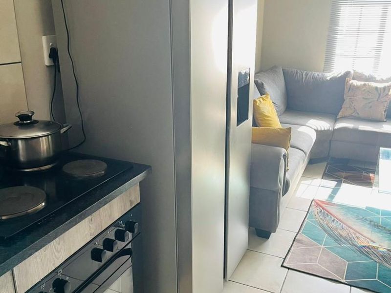 2 Bedroom house For Sale in Mahube Manor, Pretoria - Photo 5