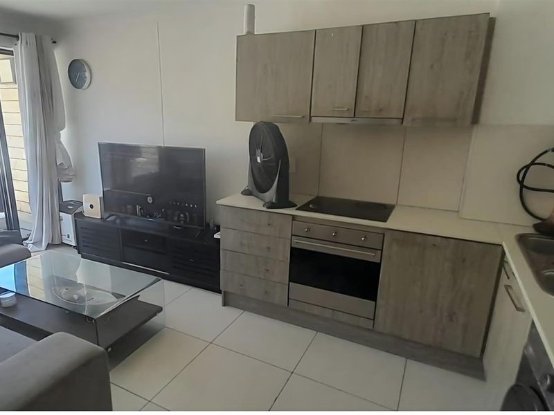 2-Bedroom Apartment at Chapel Towers | Contemporary City Living in Cape Town - Photo 7