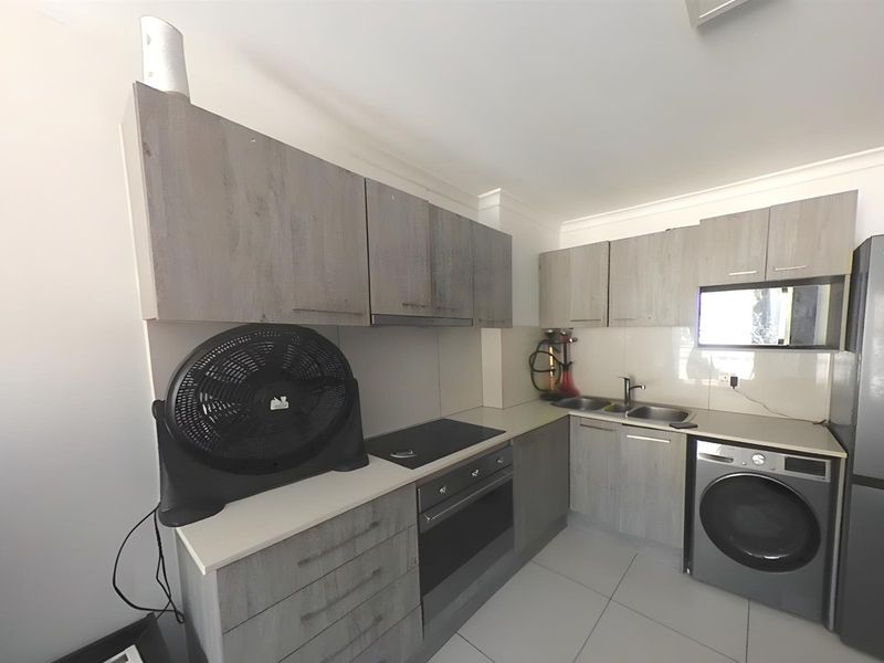 2-Bedroom Apartment at Chapel Towers | Contemporary City Living in Cape Town - Photo 6