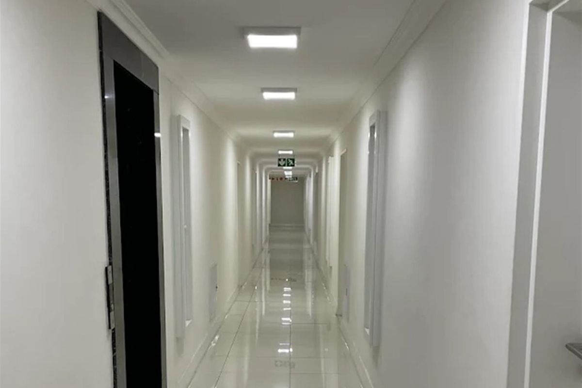 2-Bedroom Apartment at Chapel Towers | Contemporary City Living in Cape Town - Photo 5