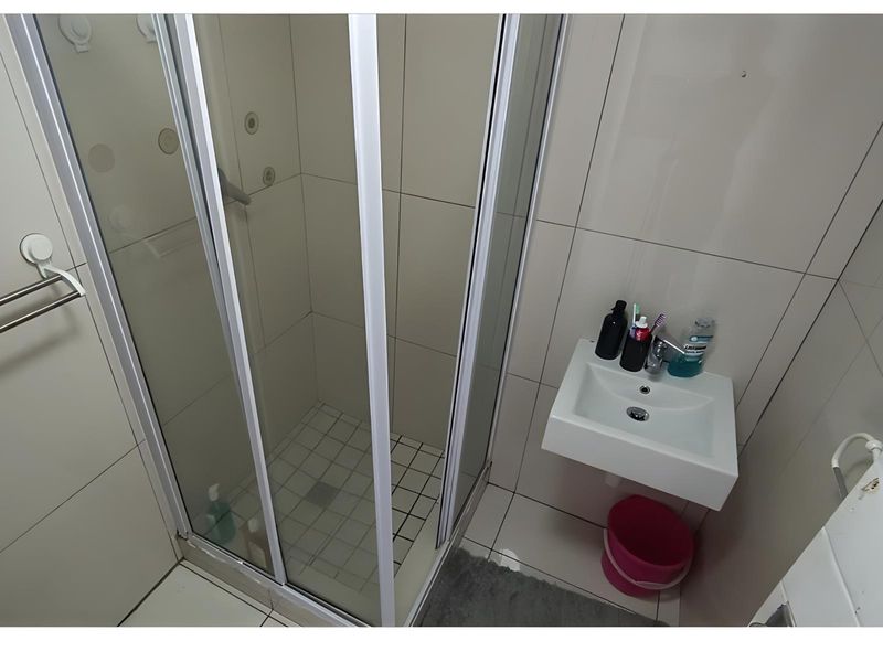 2-Bedroom Apartment at Chapel Towers | Contemporary City Living in Cape Town - Photo 10