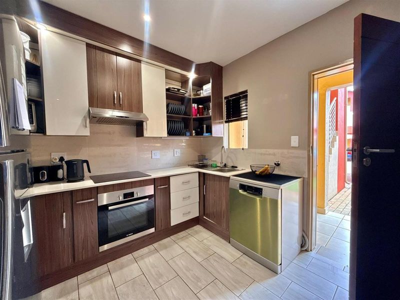 2 Bedroom 1 bath Apartment in Centurion (2nd floor) - Photo 10