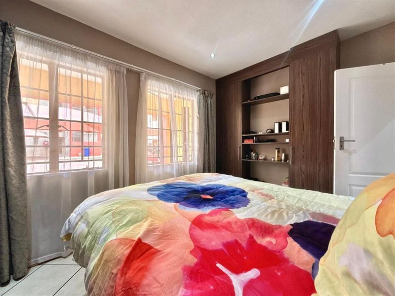 2 Bedroom 1 bath Apartment in Centurion (2nd floor) - Photo 3