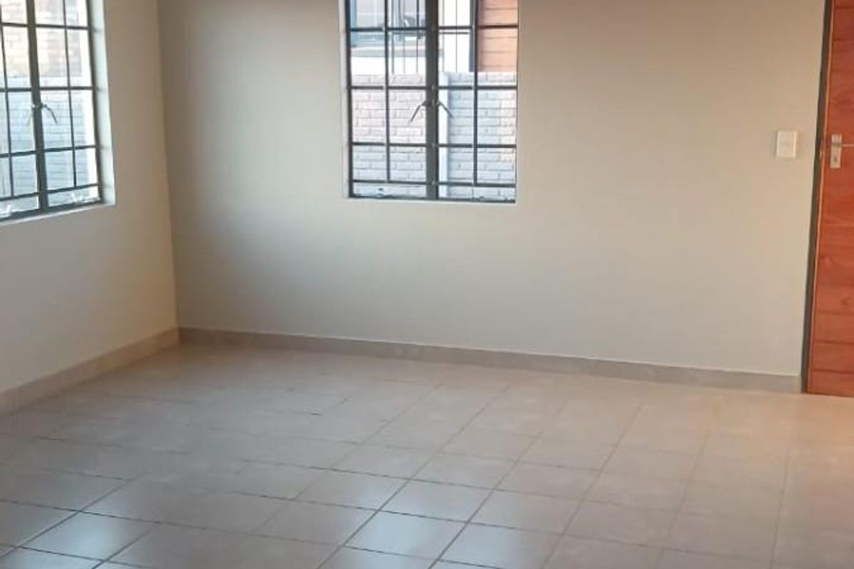3 bedroom House to Rent in Diamond City, Pretoria - Photo 5