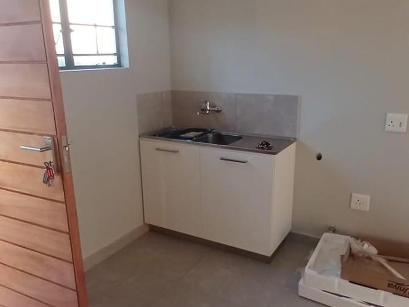 3 bedroom House to Rent in Diamond City, Pretoria - Photo 4