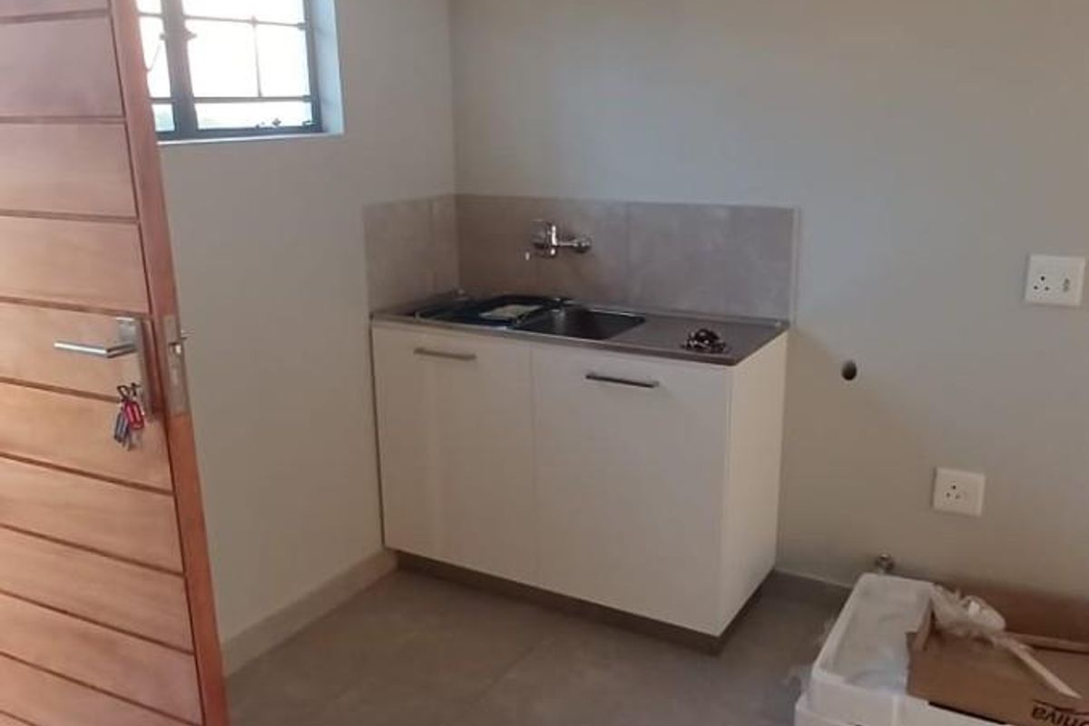 3 bedroom House to Rent in Diamond City, Pretoria - Photo 4
